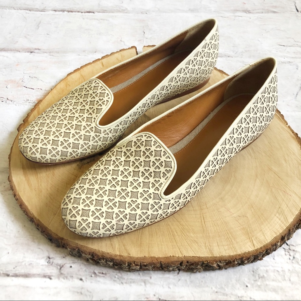 Tory Burch Laser Cut Off-White Smoking Flats 10M - Picture 2 of 7